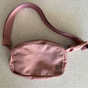 Lululemon Everywhere Belt Bag 1L